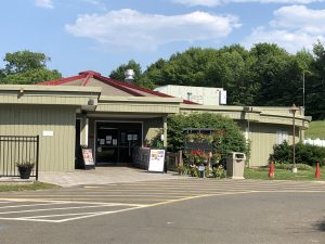 apple-barrel-lyman-orchards